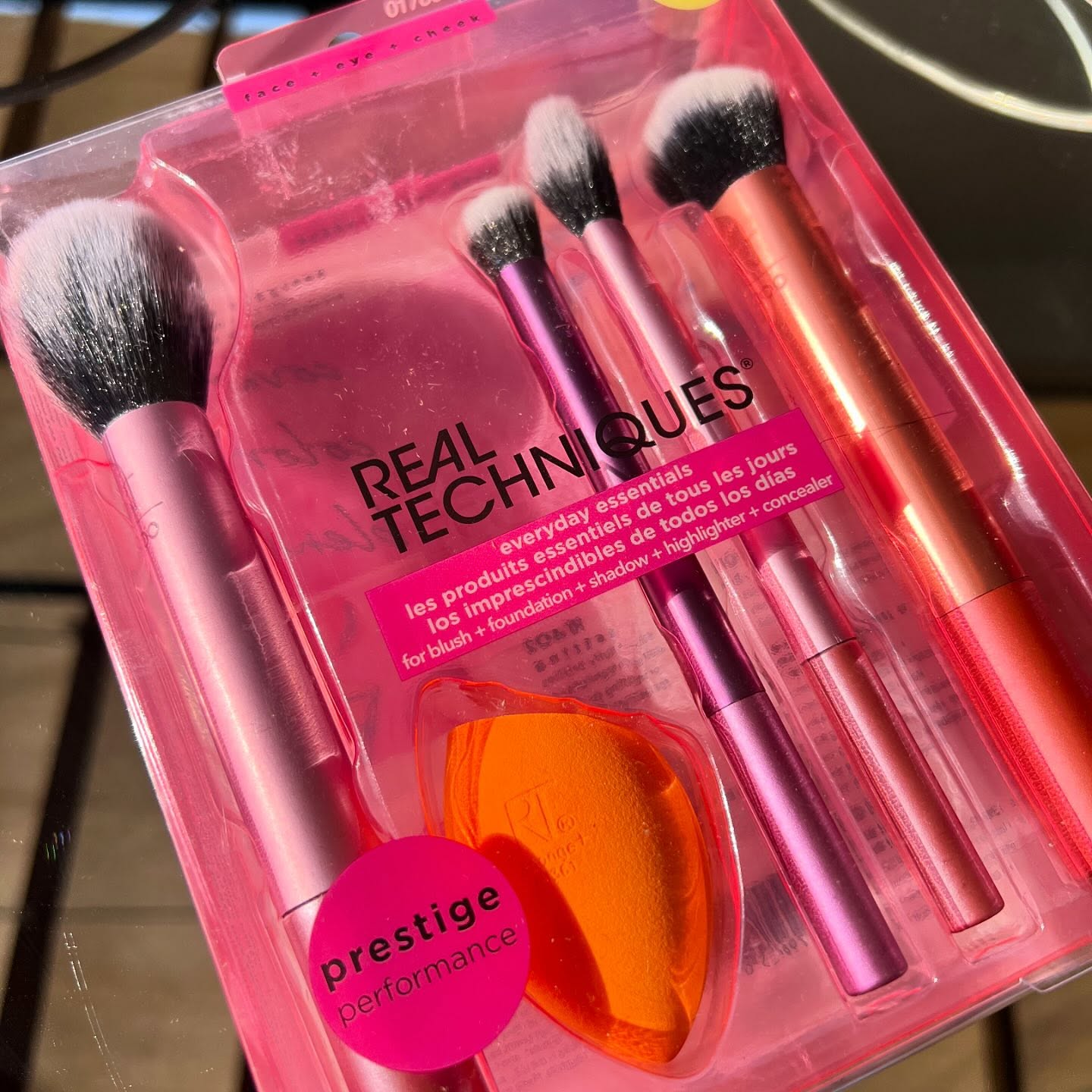 Real Techniques Brush Box