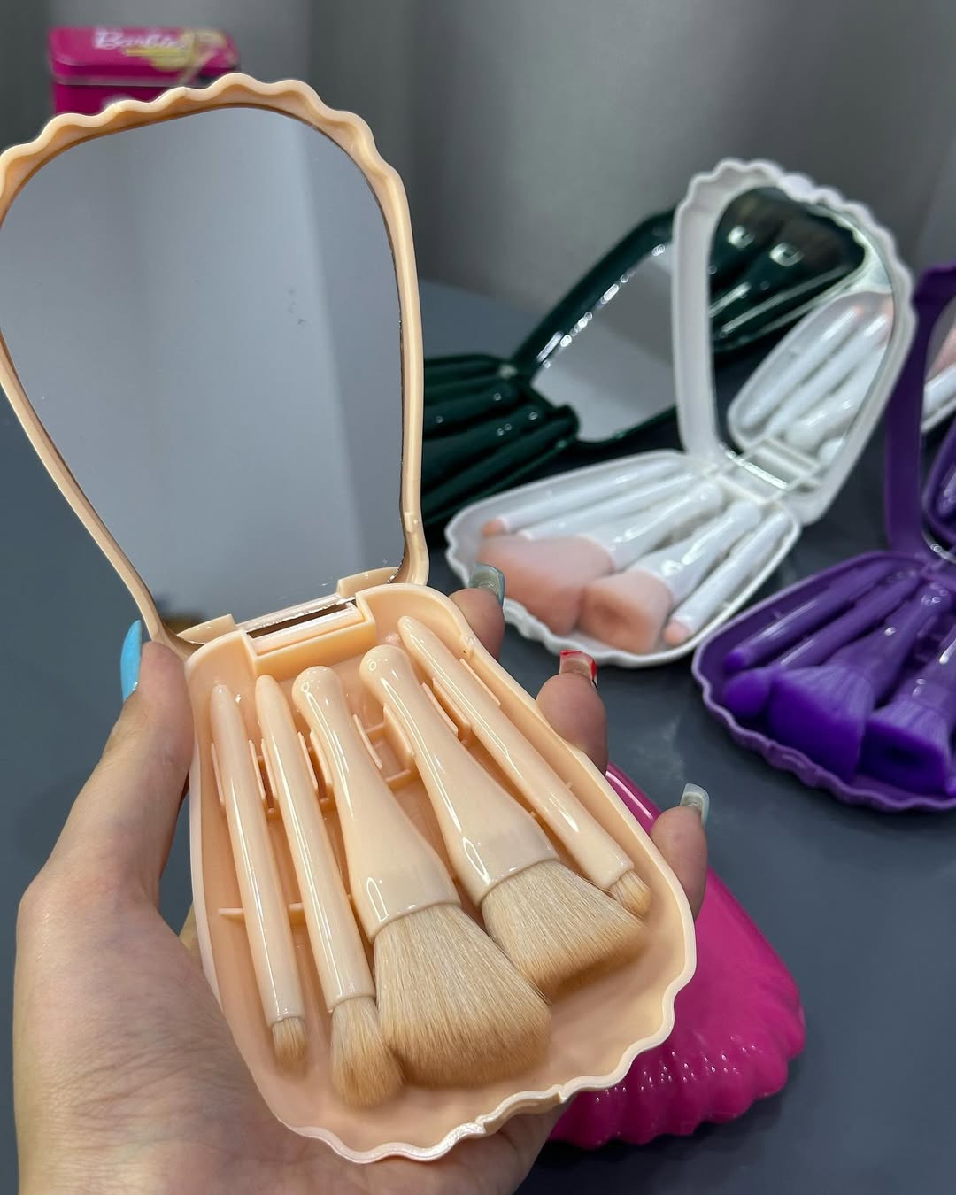 Shells 5 pecs Makeup Brush set  with mirror Box