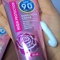 Kiss beauty Sunscreen Cream SPF 90